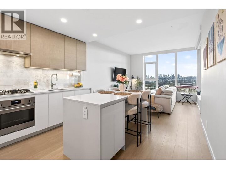 Property Photo:  2186 Gilmore Avenue 3706  BC V5C 0N7 