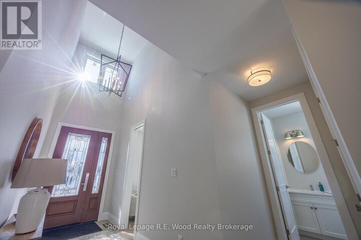 Property Photo:  11 Greenhill Drive  ON N4G 0L4 