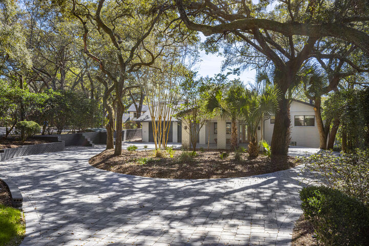 Property Photo:  912 Woodbriar Court  FL 32547 