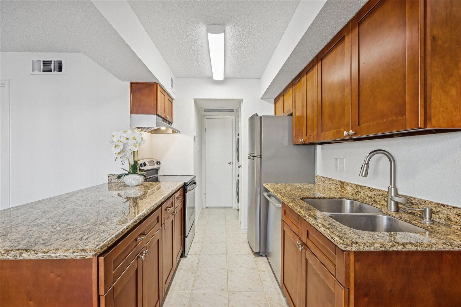 Property Photo: 2750 Holly Hall Street 1516 TX 77054