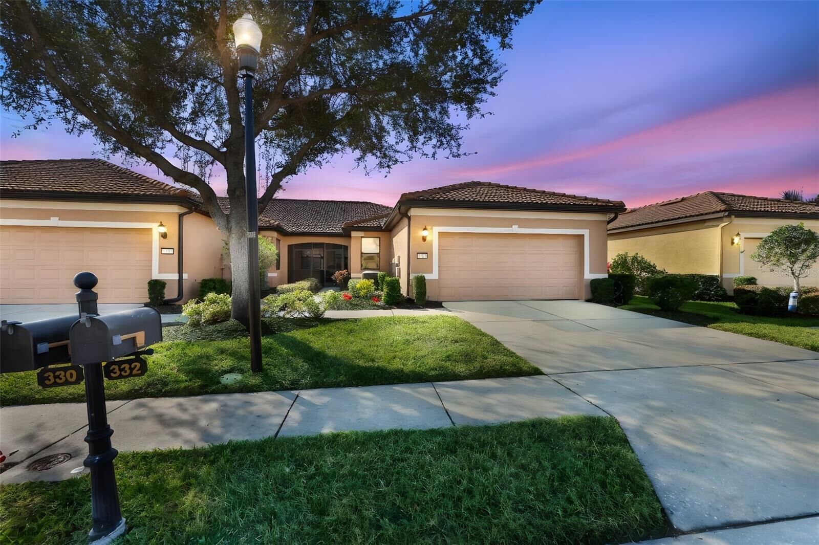 Property Photo:  332 Bluewater Falls Court  FL 33572 