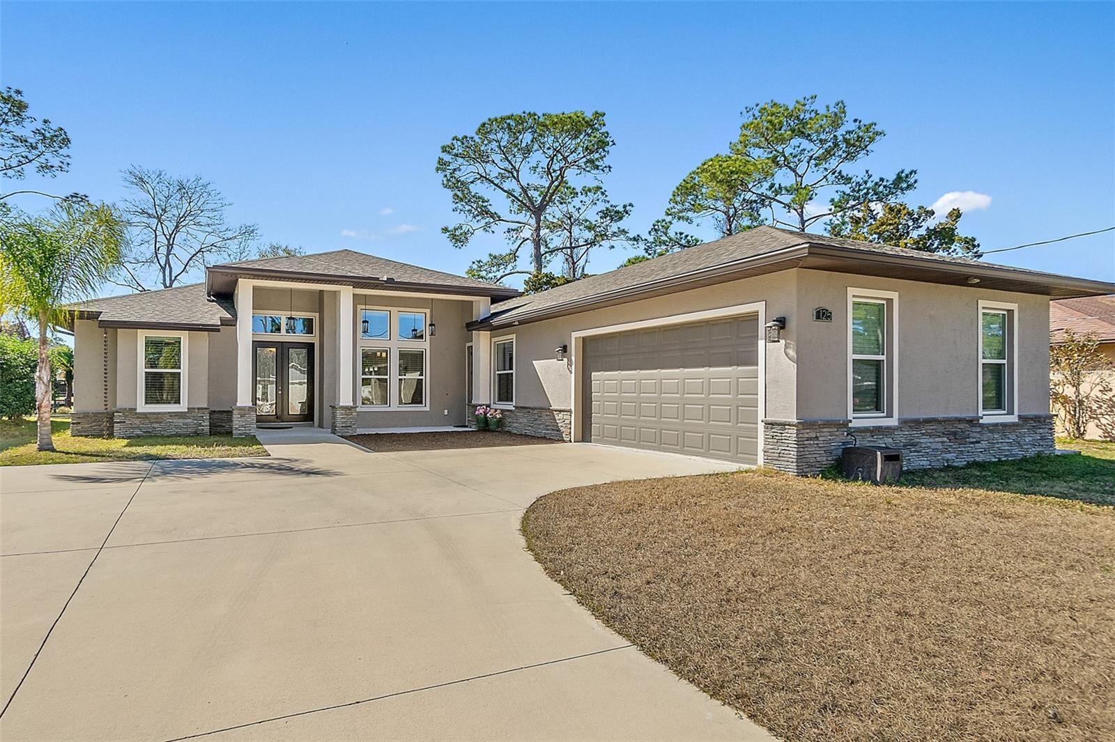 Property Photo: 125 Birchwood Drive FL 32137