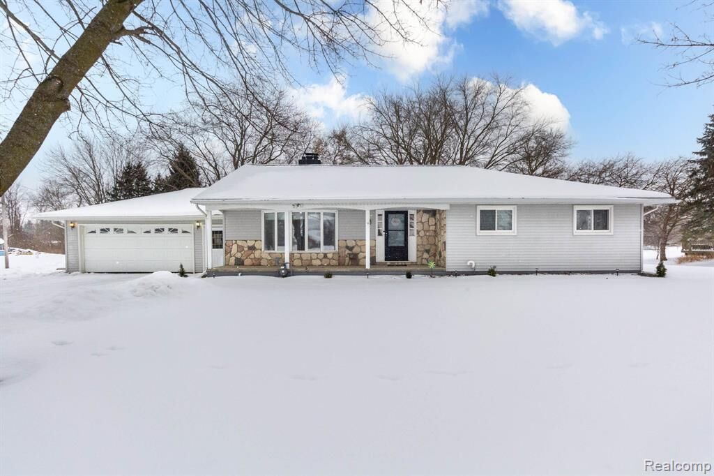 Property Photo:  20500 Armada Ridge Road  MI 48005 4227 