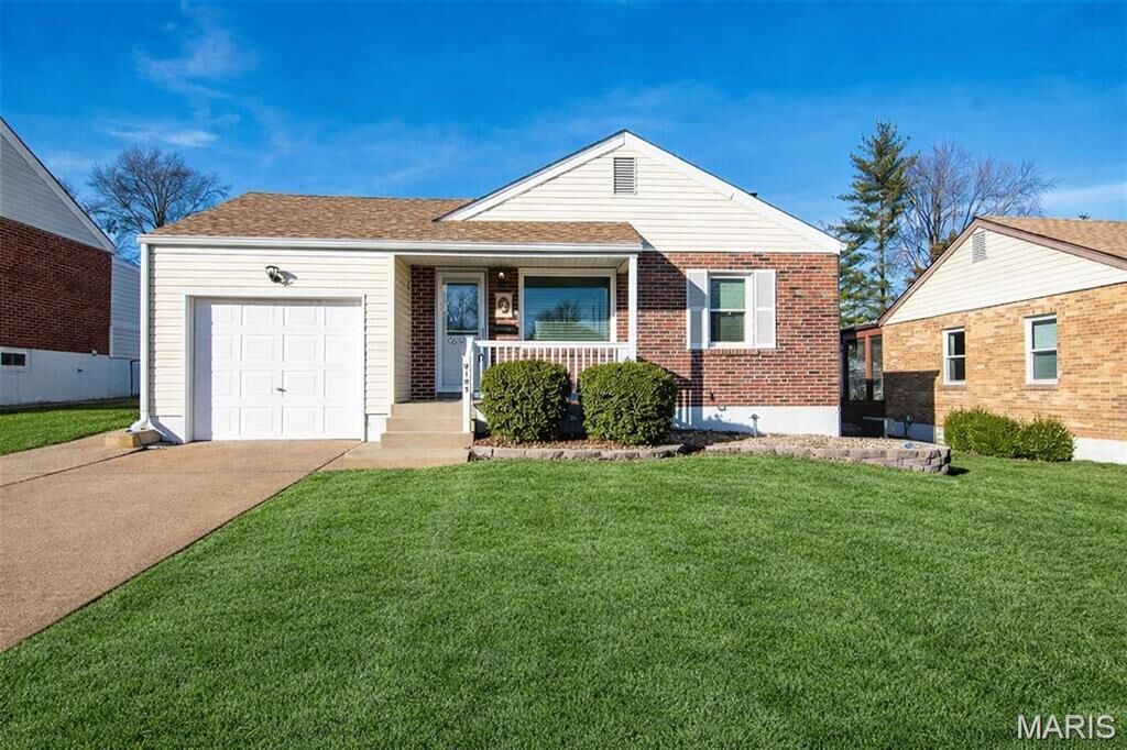 Property Photo:  9105 Southview Lane  MO 63123 