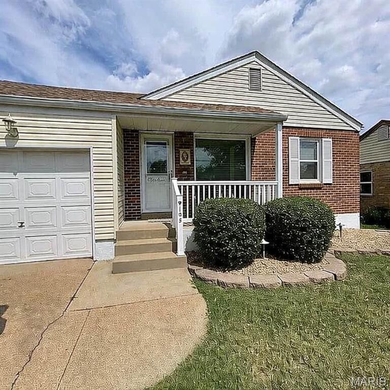 Property Photo:  9105 Southview Lane  MO 63123 