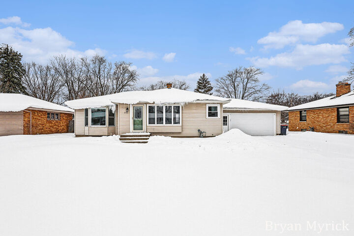 Property Photo:  216 Dartmouth Avenue  MI 49423 