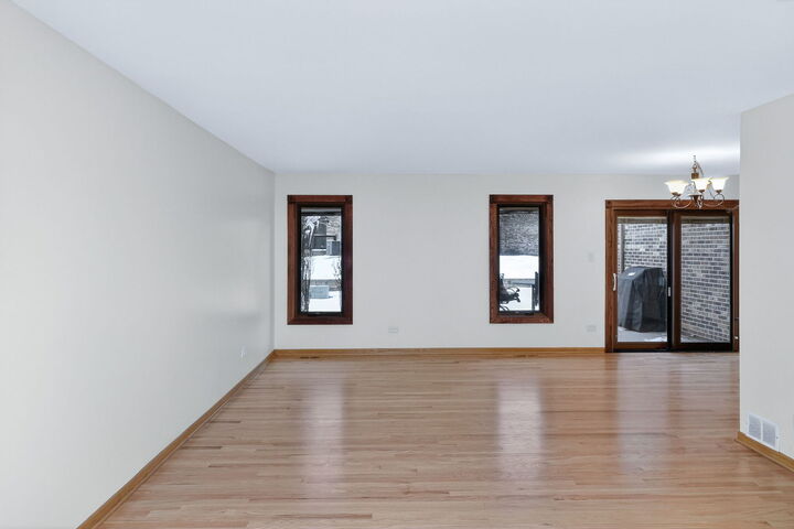 Property Photo:  12233 S Dogwood Lane B2  IL 60463 