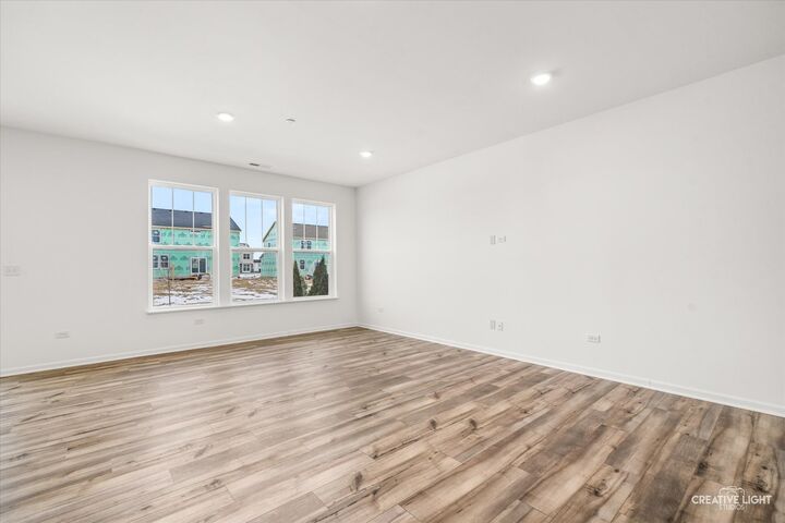 Property Photo:  142 Henderson Street 142  IL 60543 