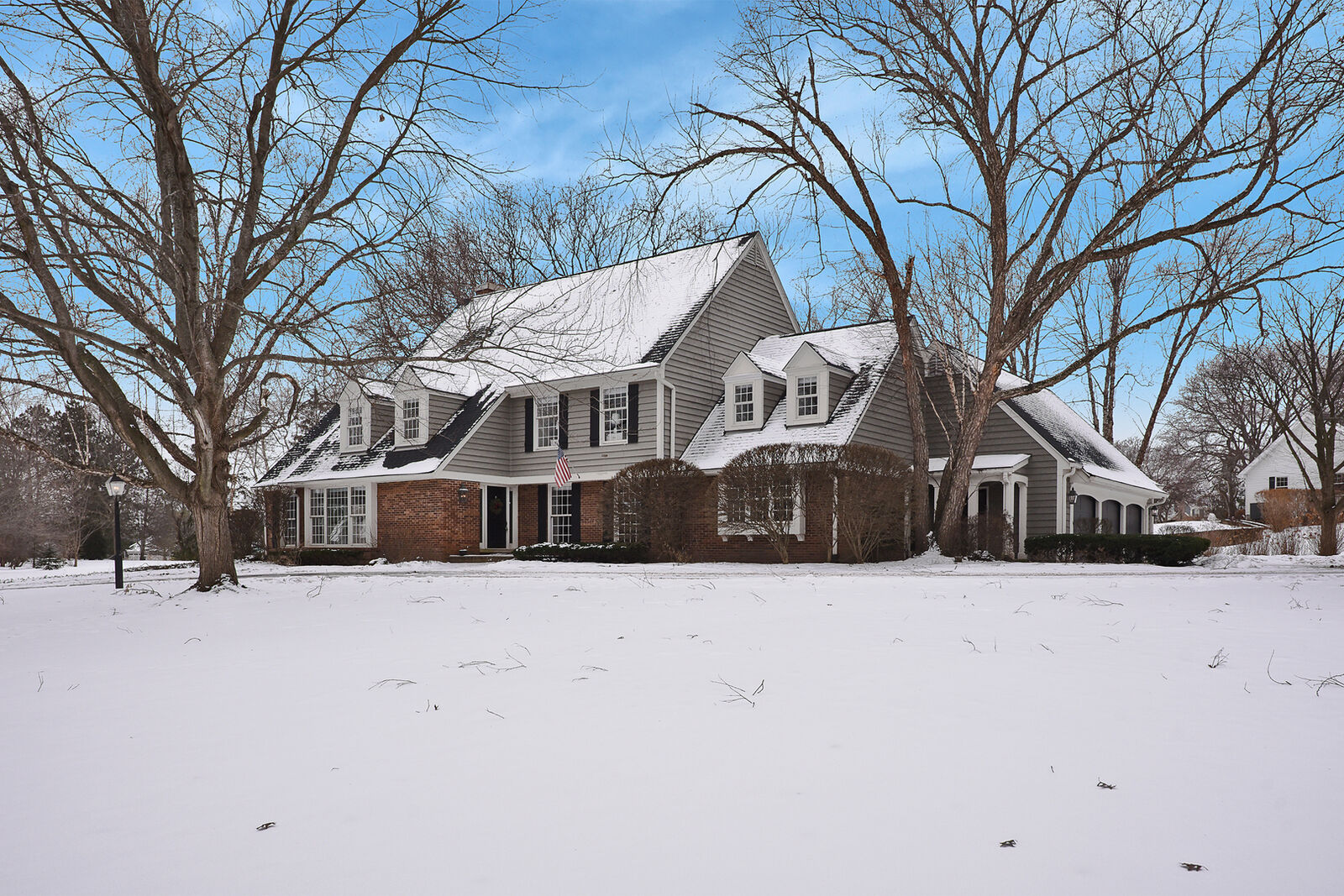 Property Photo: 688 Thompsons Way IL 60067