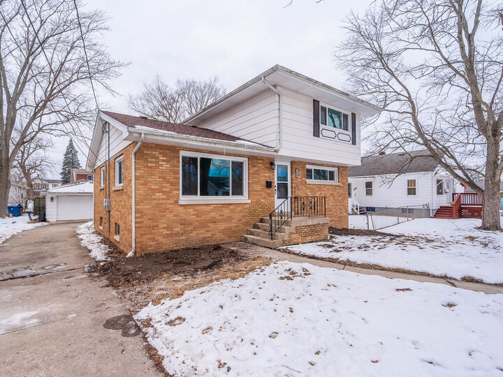 Property Photo:  1466 Wood Street  IL 60417 