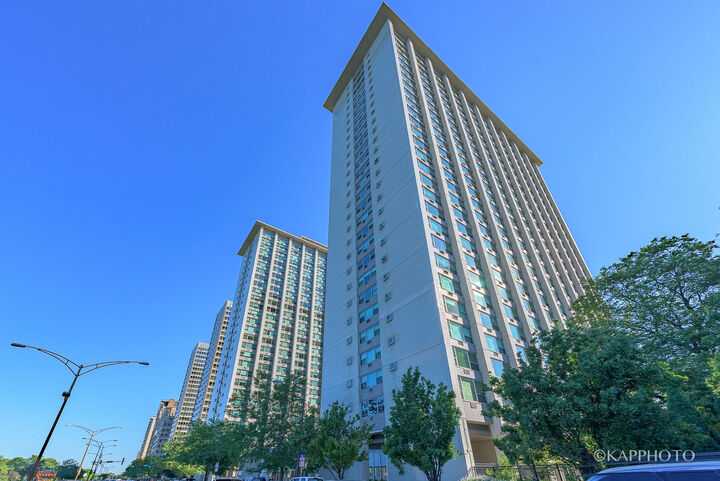 Property Photo: 3600 N Lake Shore Drive 1603 IL 60613