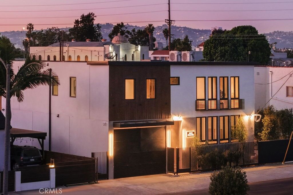Property Photo:  2619 S Rimpau Blvd  CA 90016 