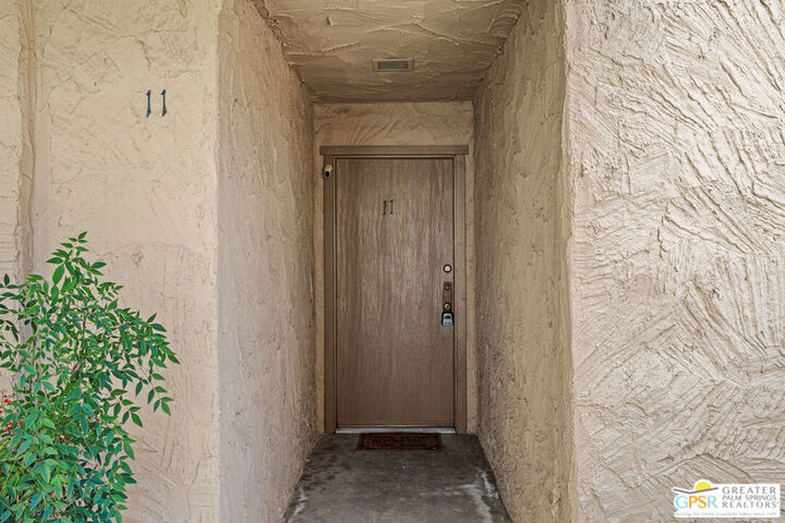 Property Photo: 5300 E Waverly Drive H11 CA 92264