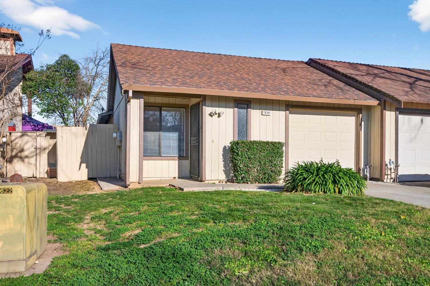 Property Photo:  7639 Clover Woods Court  CA 95828 