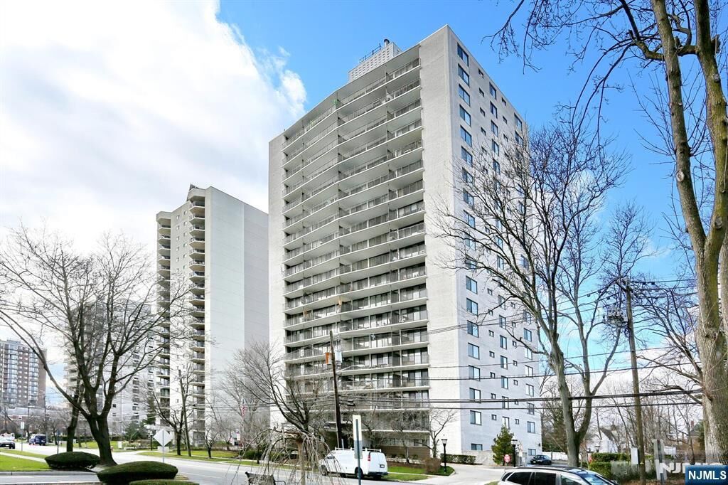 Property Photo:  277 Prospect Avenue 18H  NJ 07601 