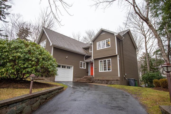 21 Forest Lane — photo 1