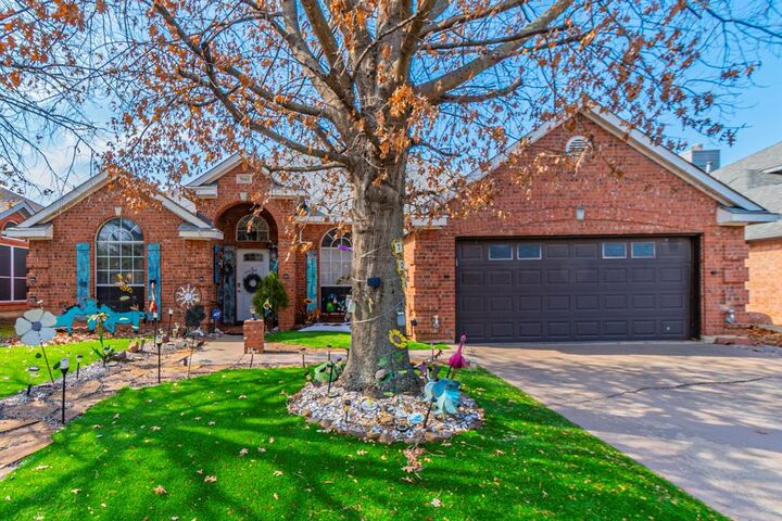 Property Photo: 7043 Echo Lake Court TX 76001