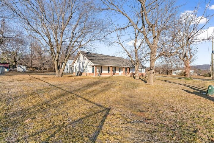 Property Photo: 2010 Walnut Grove Road AR 72753