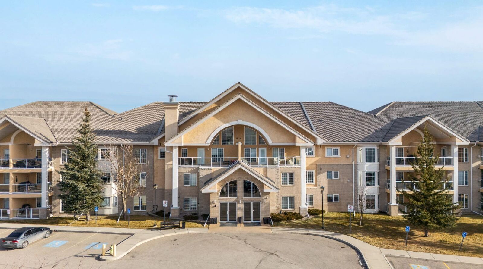 Property Photo:  728 Country Hills Road NW 106  AB T3K 5K8 