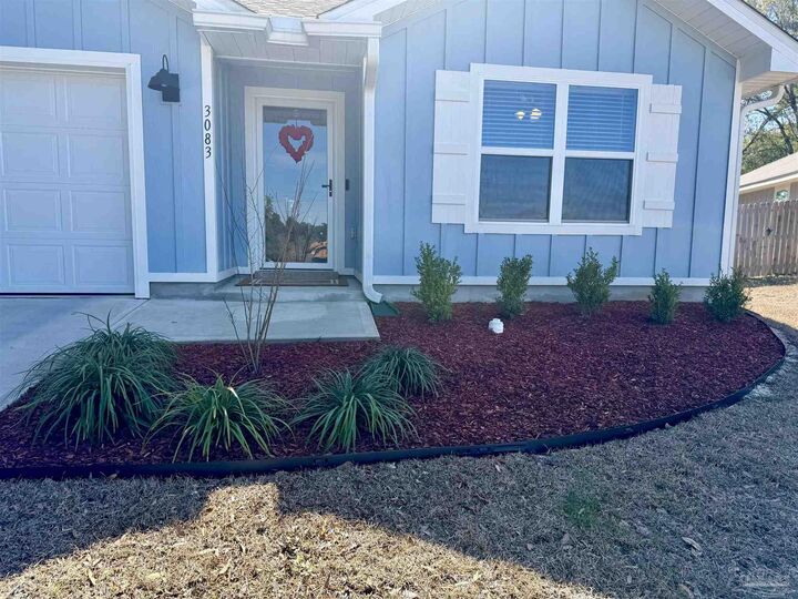 Property Photo:  3083 Jane Ln  FL 32539 