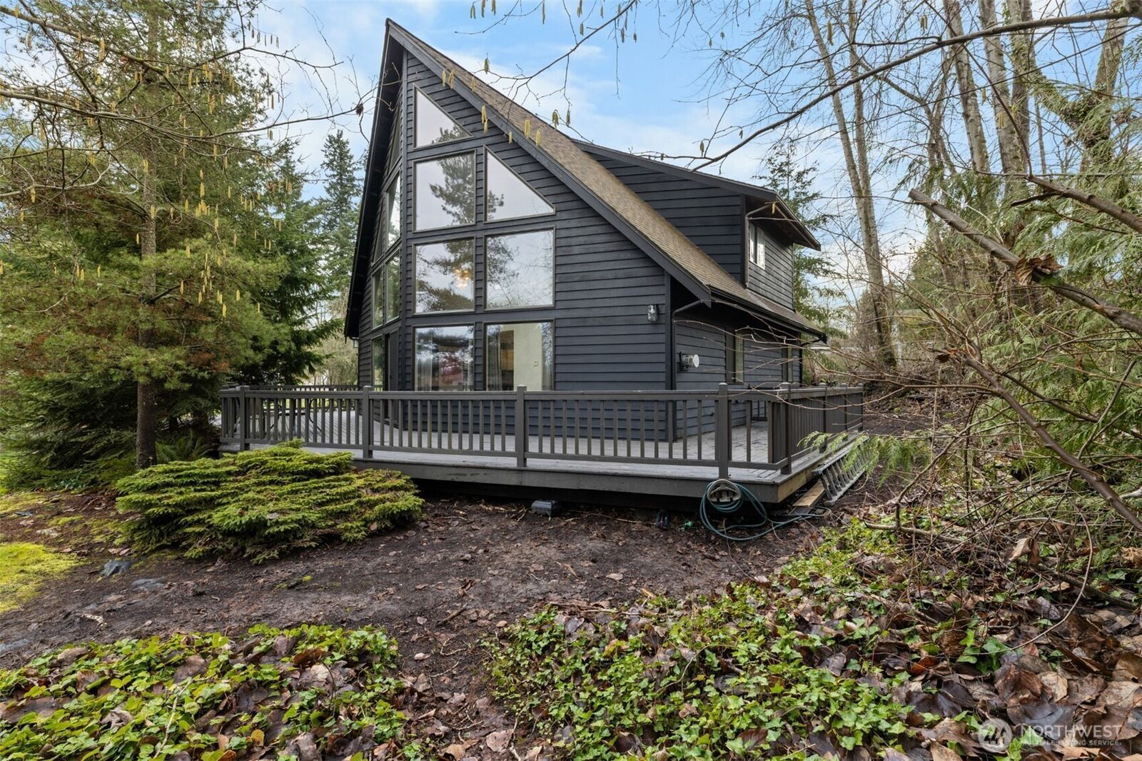 Property Photo: 1110 15th Avenue SW WA 98371