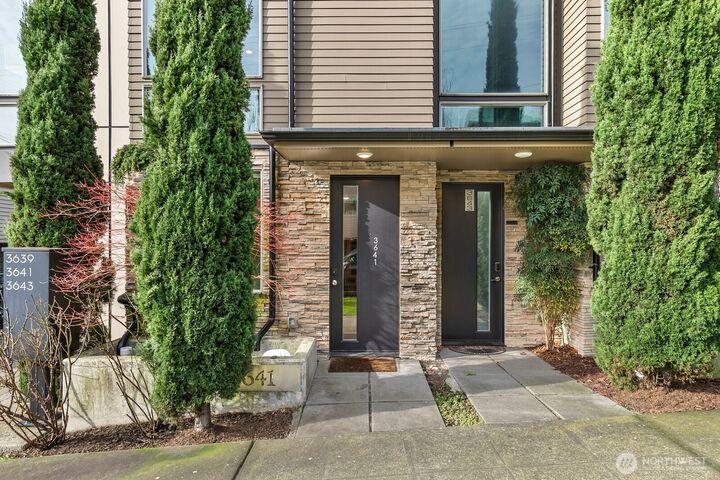 Property Photo:  3641  Dayton Avenue N  WA 98103 
