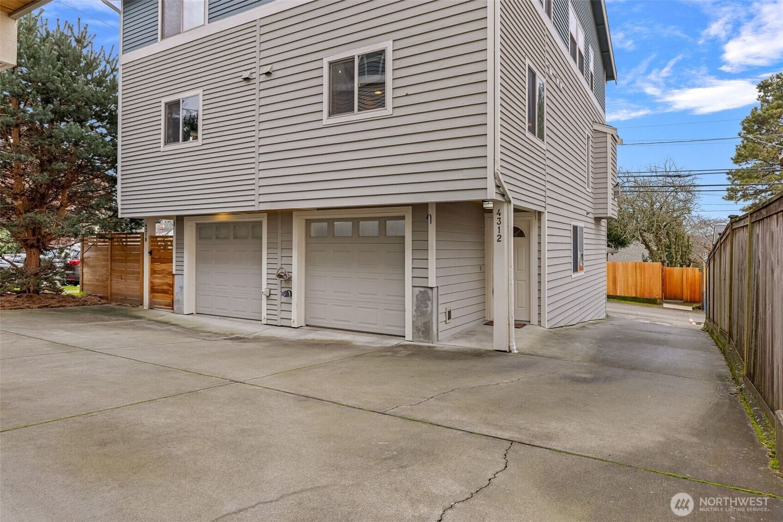 Property Photo:  4312 SW Spokane Street  WA 98116 