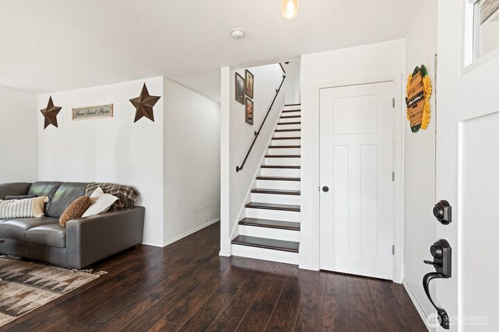 Property Photo:  628  Roberts Street  WA 98272 