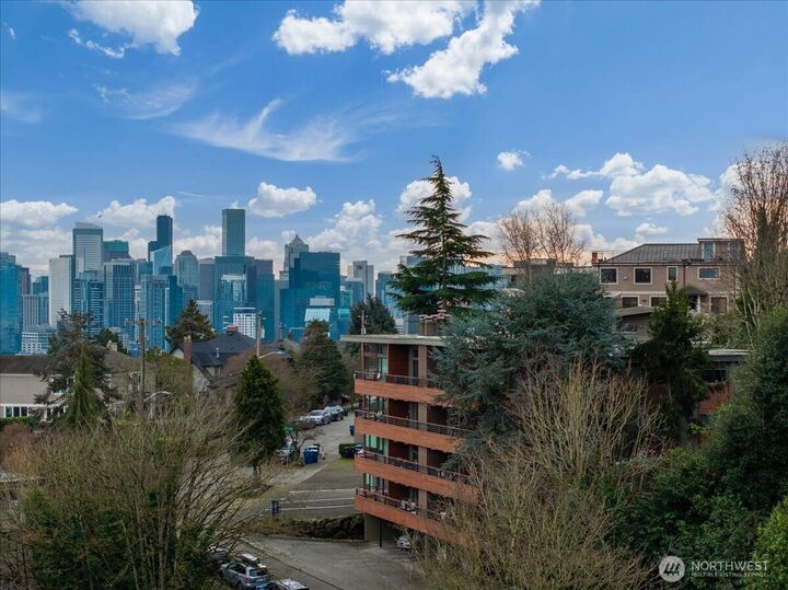 Property Photo: 1717 5th Avenue N 103 WA 98109