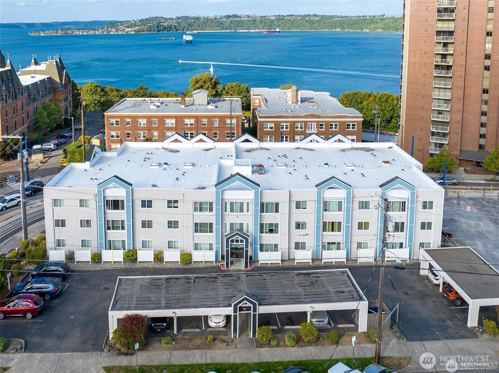 Property Photo:  25 N Broadway Street 301  WA 98403 