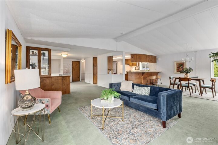 Property Photo:  1017  236th Place SW  WA 98021 