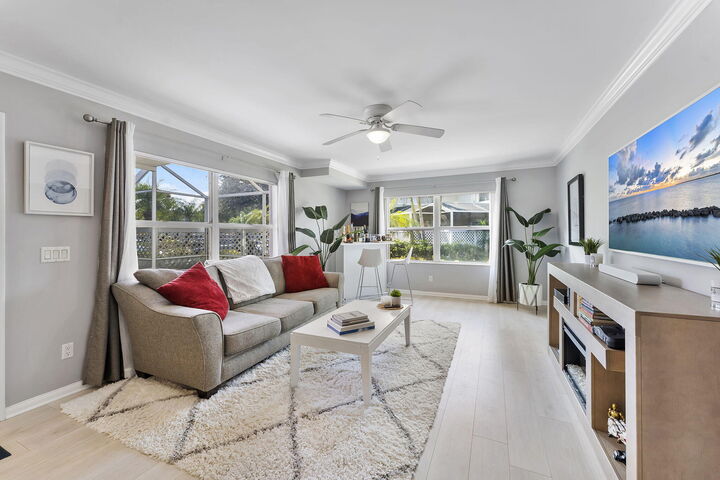 Property Photo:  5704 Wheatley Court  FL 33436 