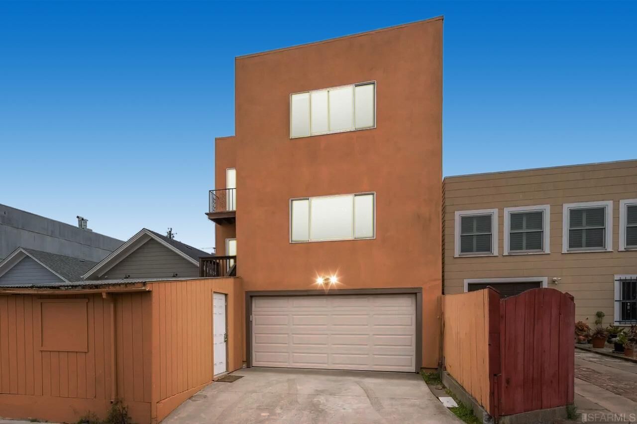 Property Photo:  1551 20th Avenue  CA 94122 