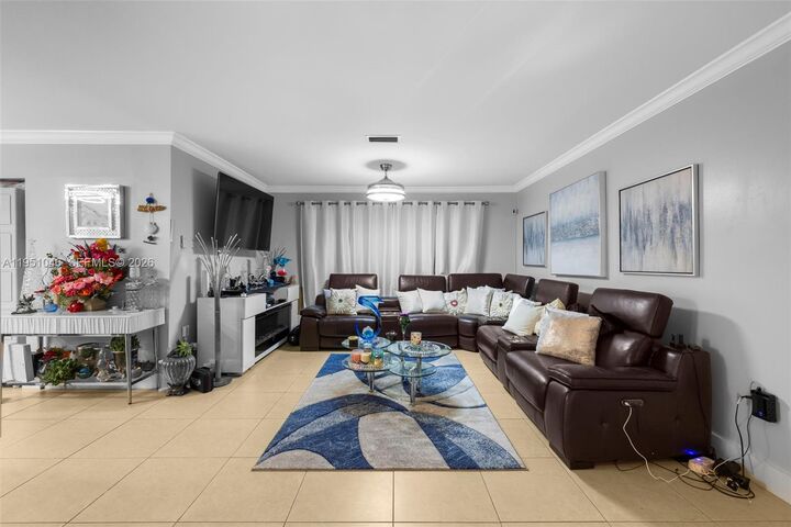 Property Photo:  20134 W Lake Dr  FL 33015 