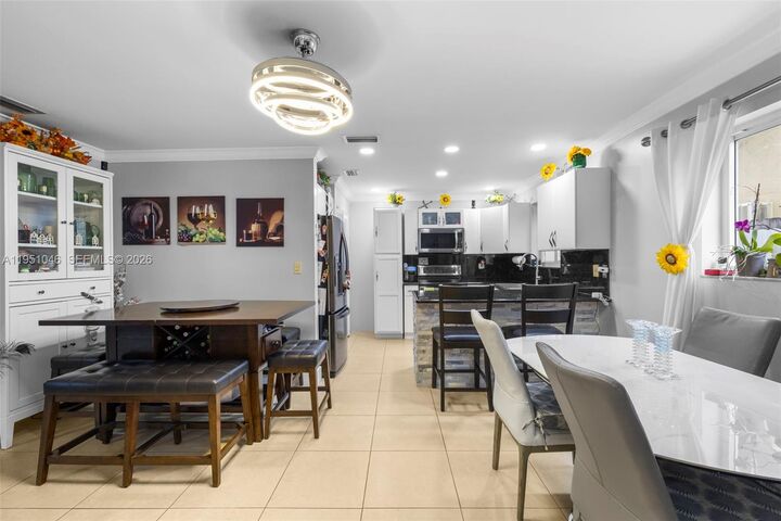 Property Photo:  20134 W Lake Dr  FL 33015 