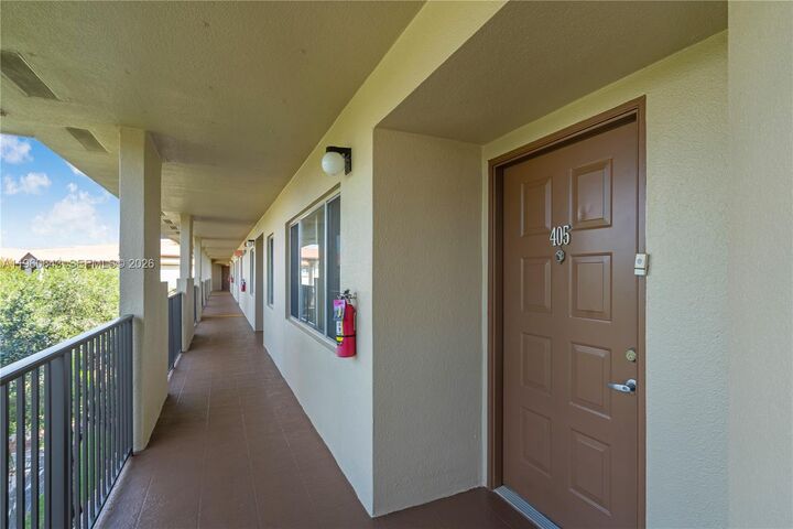 Property Photo:  901 SW 141st Ave 405M  FL 33027 