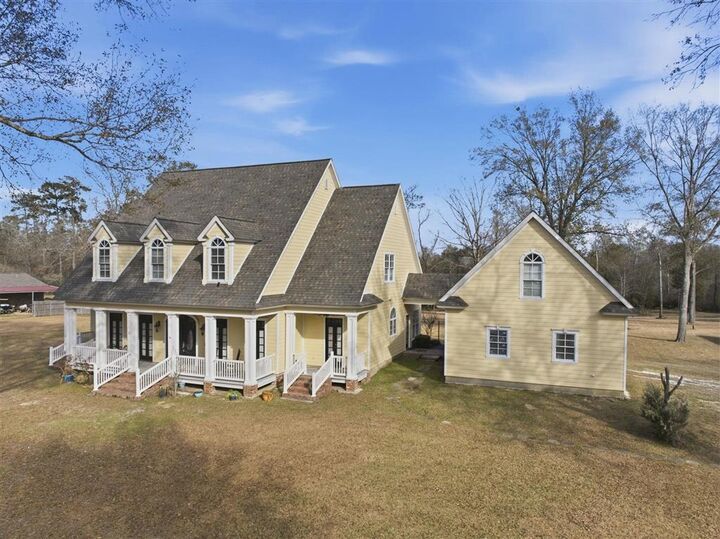 Property Photo:  2490 Sutherland Drive  LA 70611 