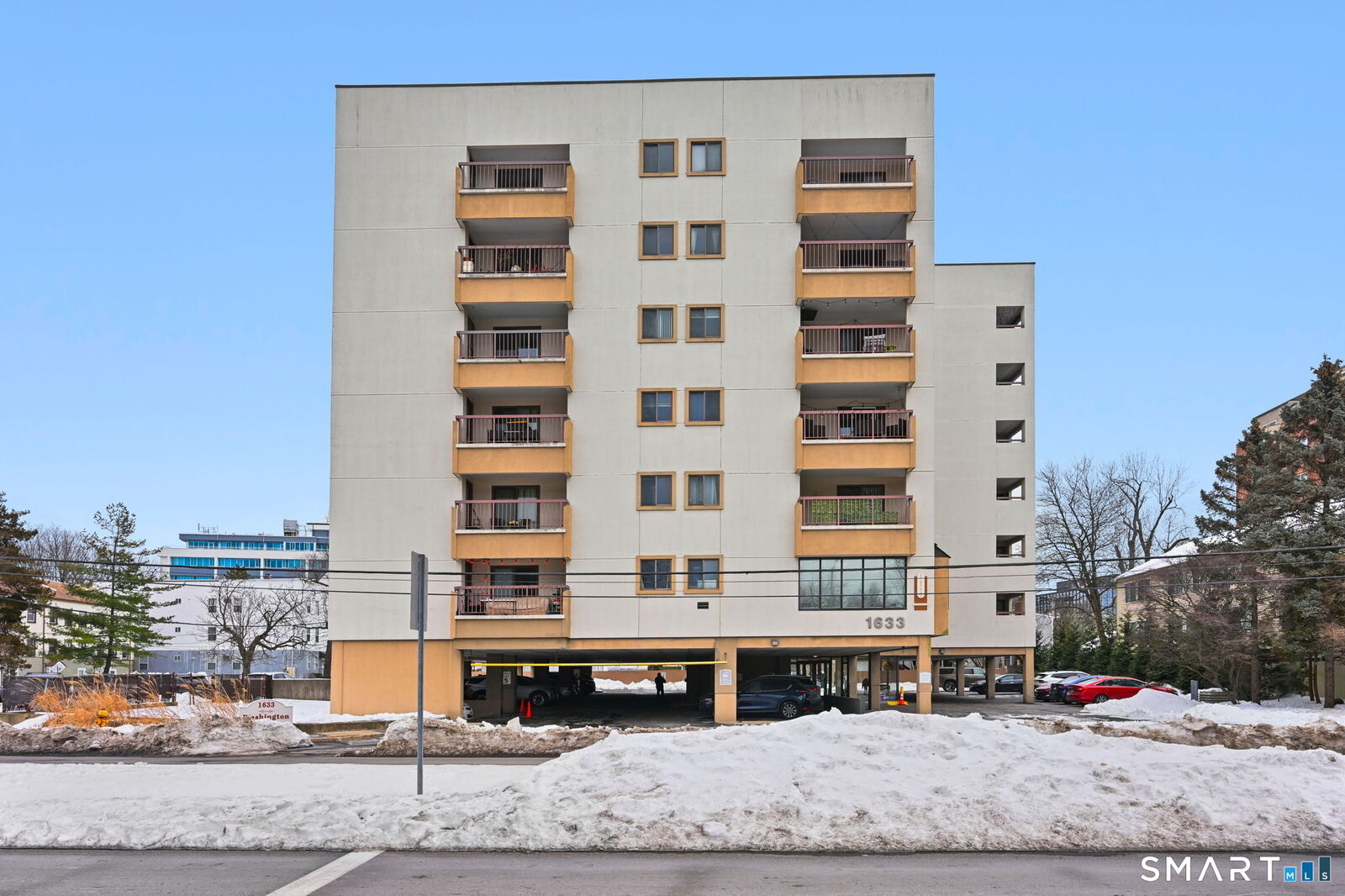 Property Photo:  1633 Washington Boulevard Apt 6D  CT 06902 