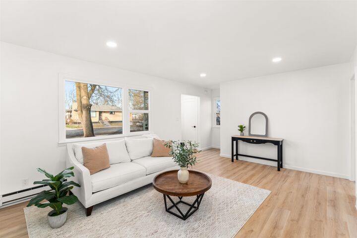 Property Photo: 1012 E Garland Ave WA 99207