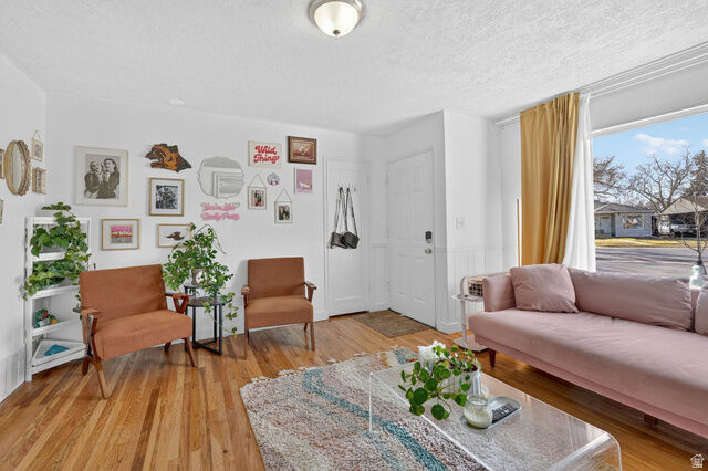 Property Photo: 1049 S Cheyenne St UT 84104