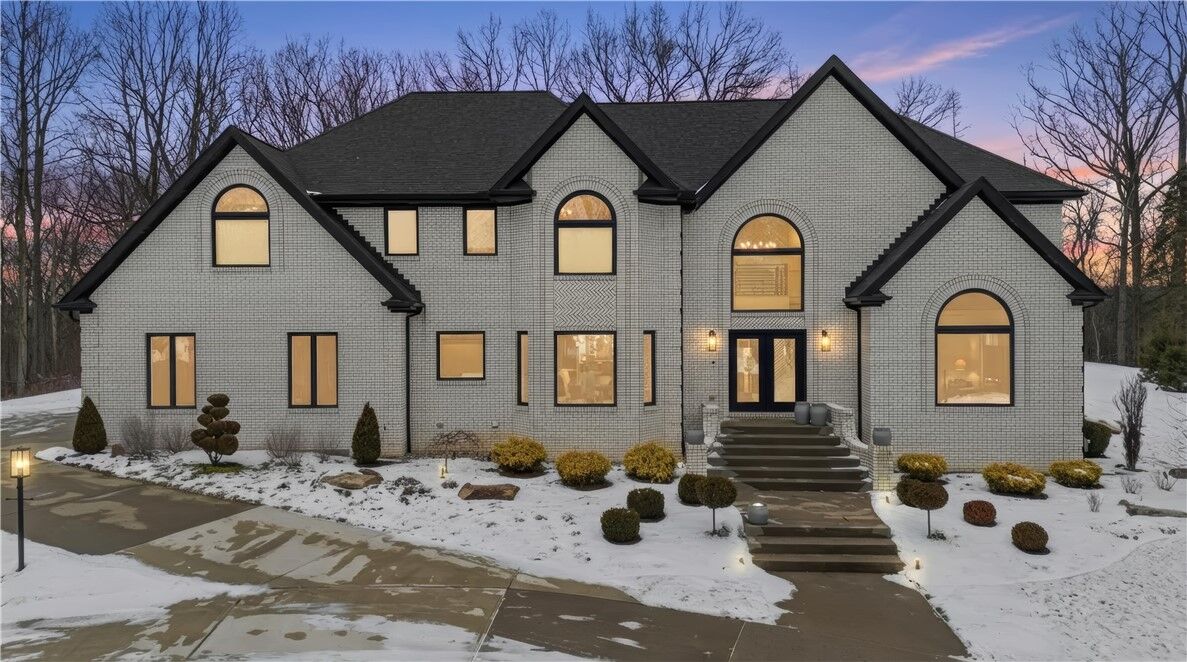 Property Photo:  1514 Fox Chase Dr  PA 15143 