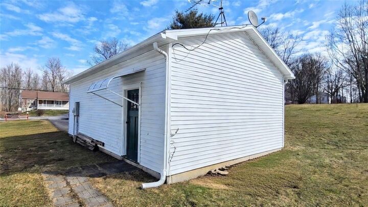 Property Photo:  2232 E Seneca Street  NY 14521 