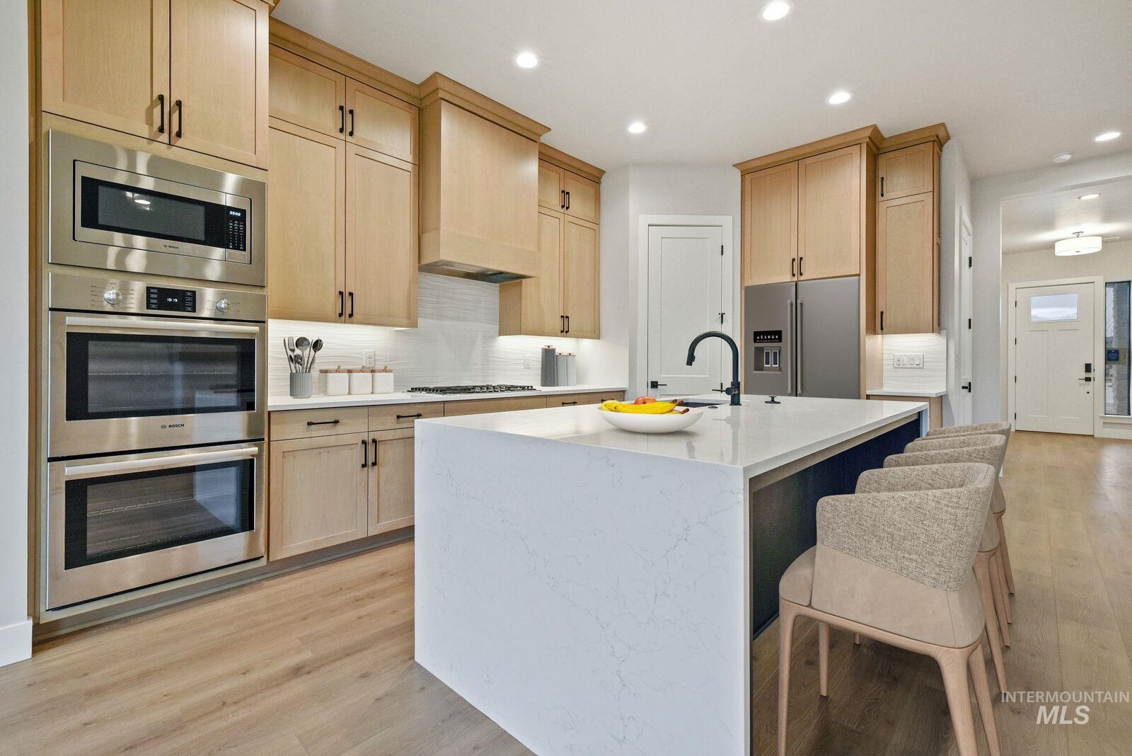 Property Photo:  7660 W Old School St Rouge  ID 83646 