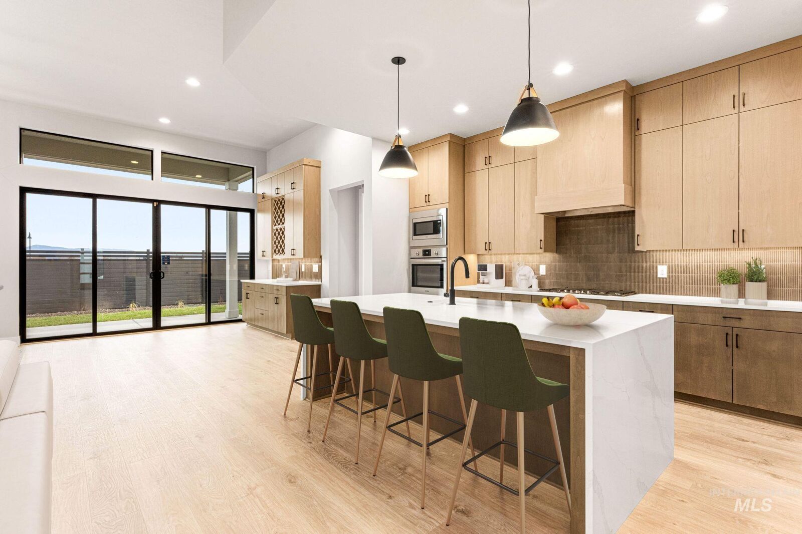 Property Photo:  6732 N Magic Mallard Ave Molalla Bonus  ID 83646 