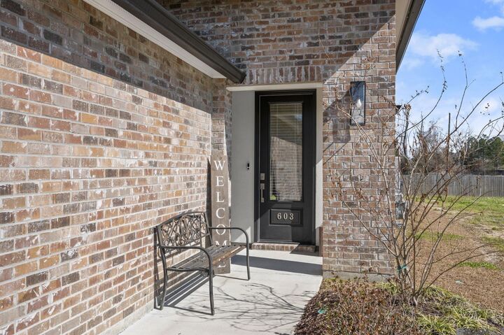 Property Photo:  603 Turnstone Ave  LA 70819 