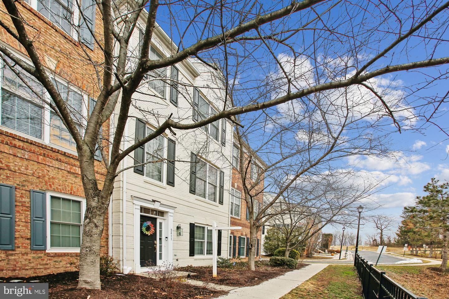 Property Photo:  2411 Huntington Park Drive  VA 22303 