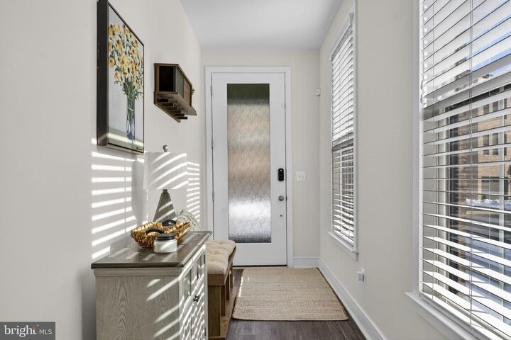 Property Photo: 23043 Sullivans Cove Square VA 20148