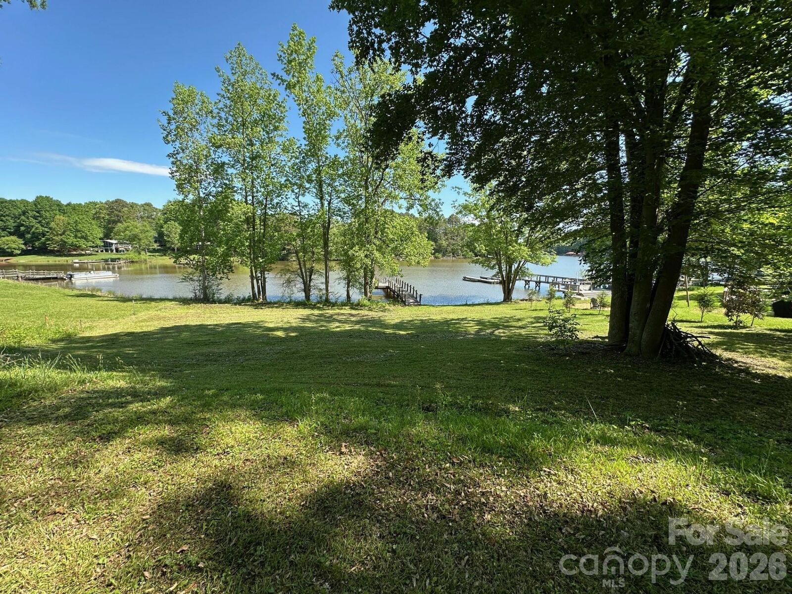 Property Photo: 6718 Emerald Isle Drive NC 28673