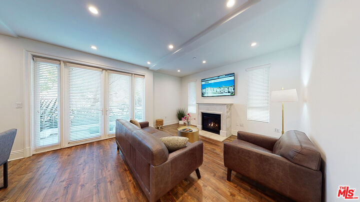 Property Photo: 907 S Shenandoah St CA 90035