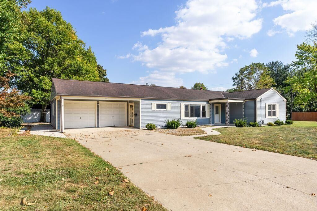 Property Photo:  127 Collins Court  OH 43113 